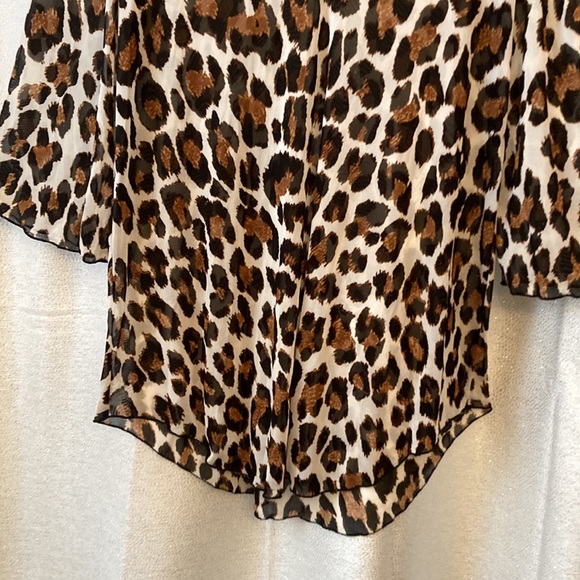 Jordan Taylor White Leopard Cover Up - Picture 4 of 5